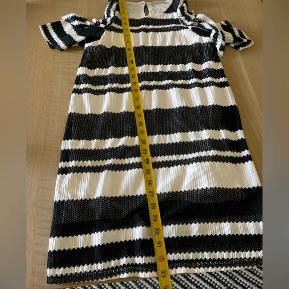 Zara| Black & White Cold Shoulder Dress with Mesh Style Layer, Size Small••• - Picture 13 of 13